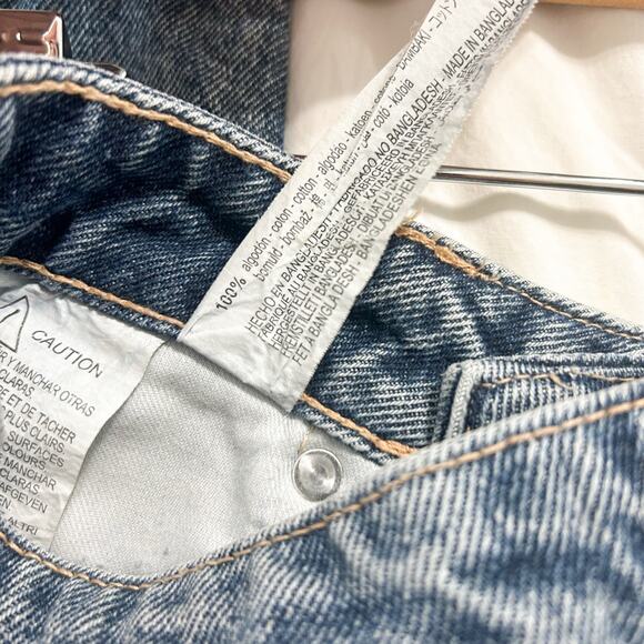 Zara Blue Distressed High Rise Mom Jeans Ripped Knees EUC Size 4 - Picture 5 of 7